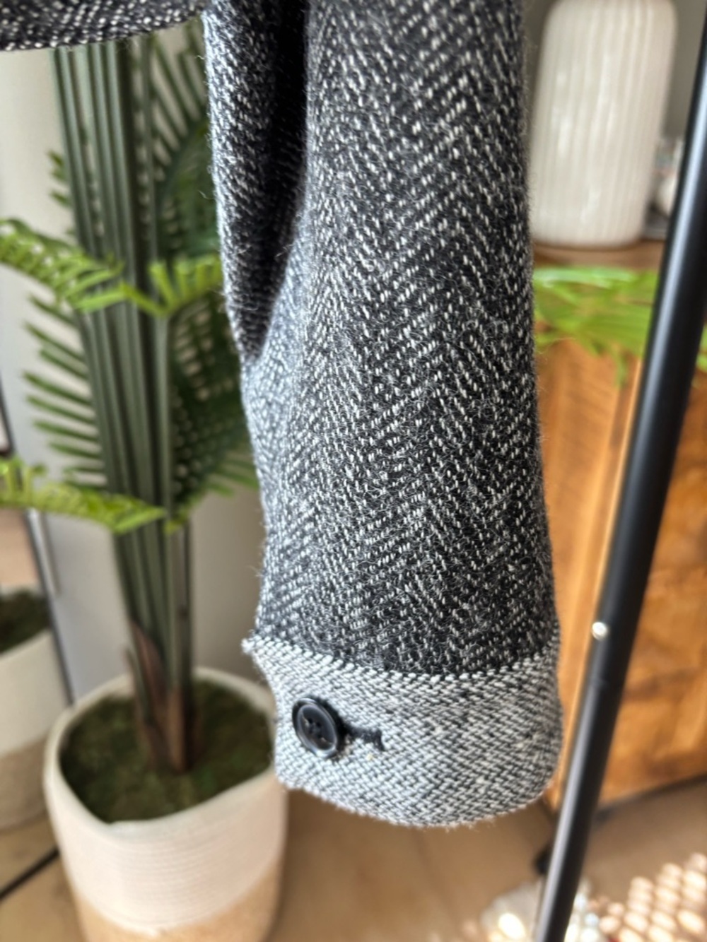 Frame Black and Gray Herringbone Cropped Wool Jacket - Picture 7 of 7